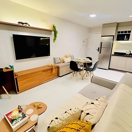 Flat Luxo Com Coworking, Academia E Rooftop - Wifi 1gb - Beira Mar 4 Min Apartamento *